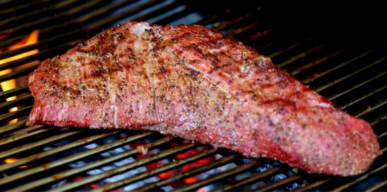 How to Slice a Tri-tip - Learn to Smoke Meat with Jeff Phillips